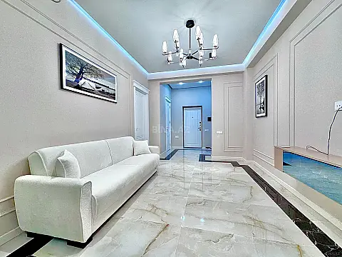 Satılır 2 otaqlı mənzil 53 m²