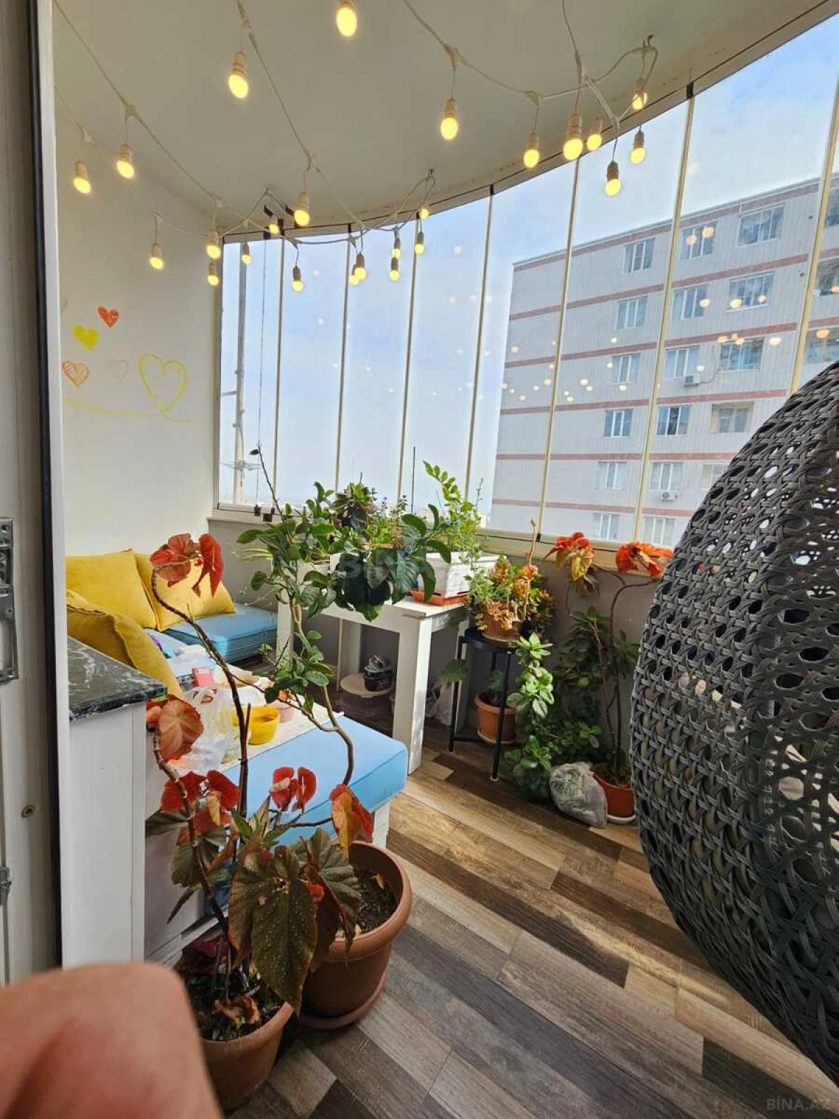 Satılır 4 otaqlı mənzil 209 m²