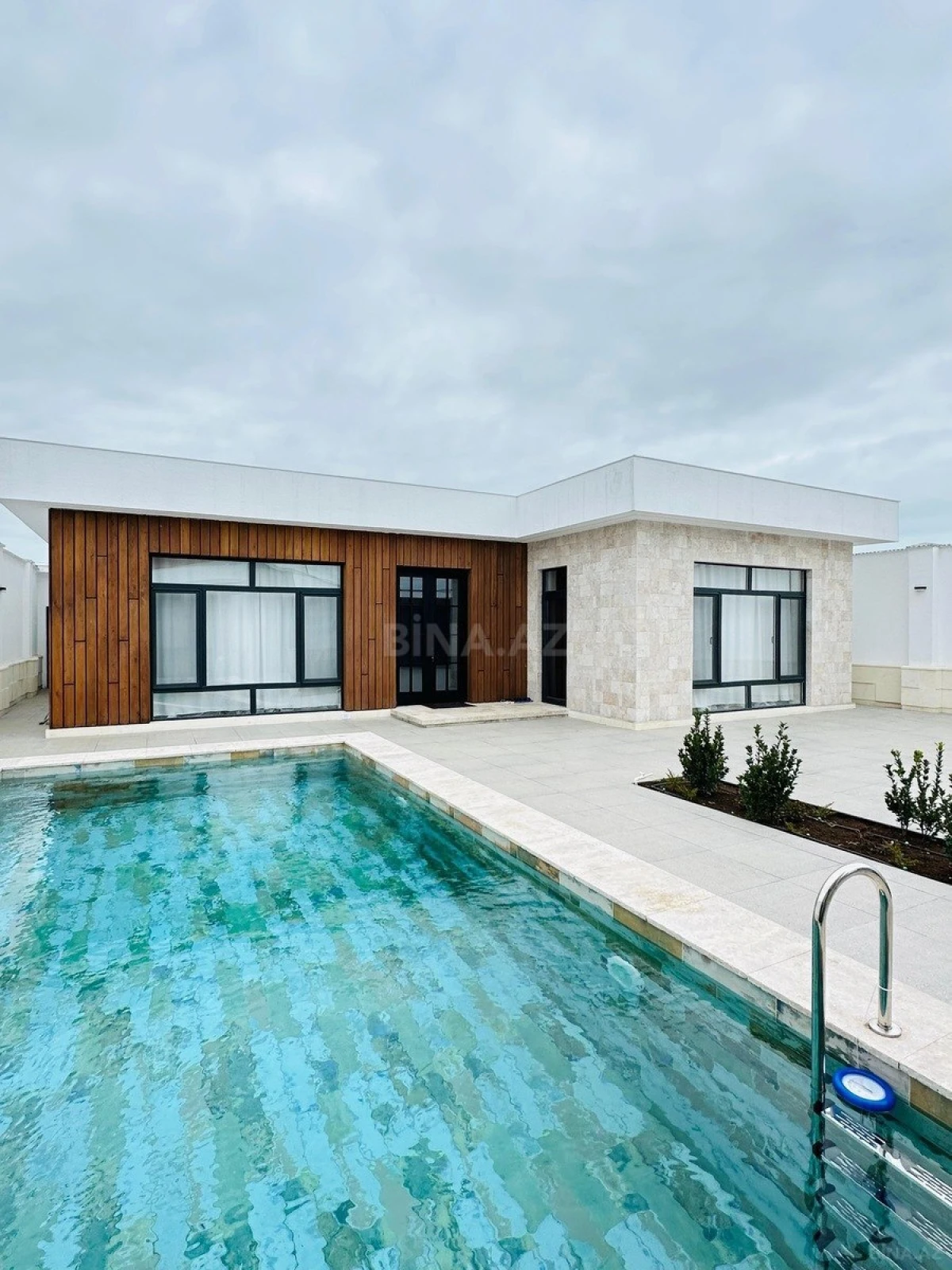 Kirayə verilir 4 otaqlı həyət evi 200 m²