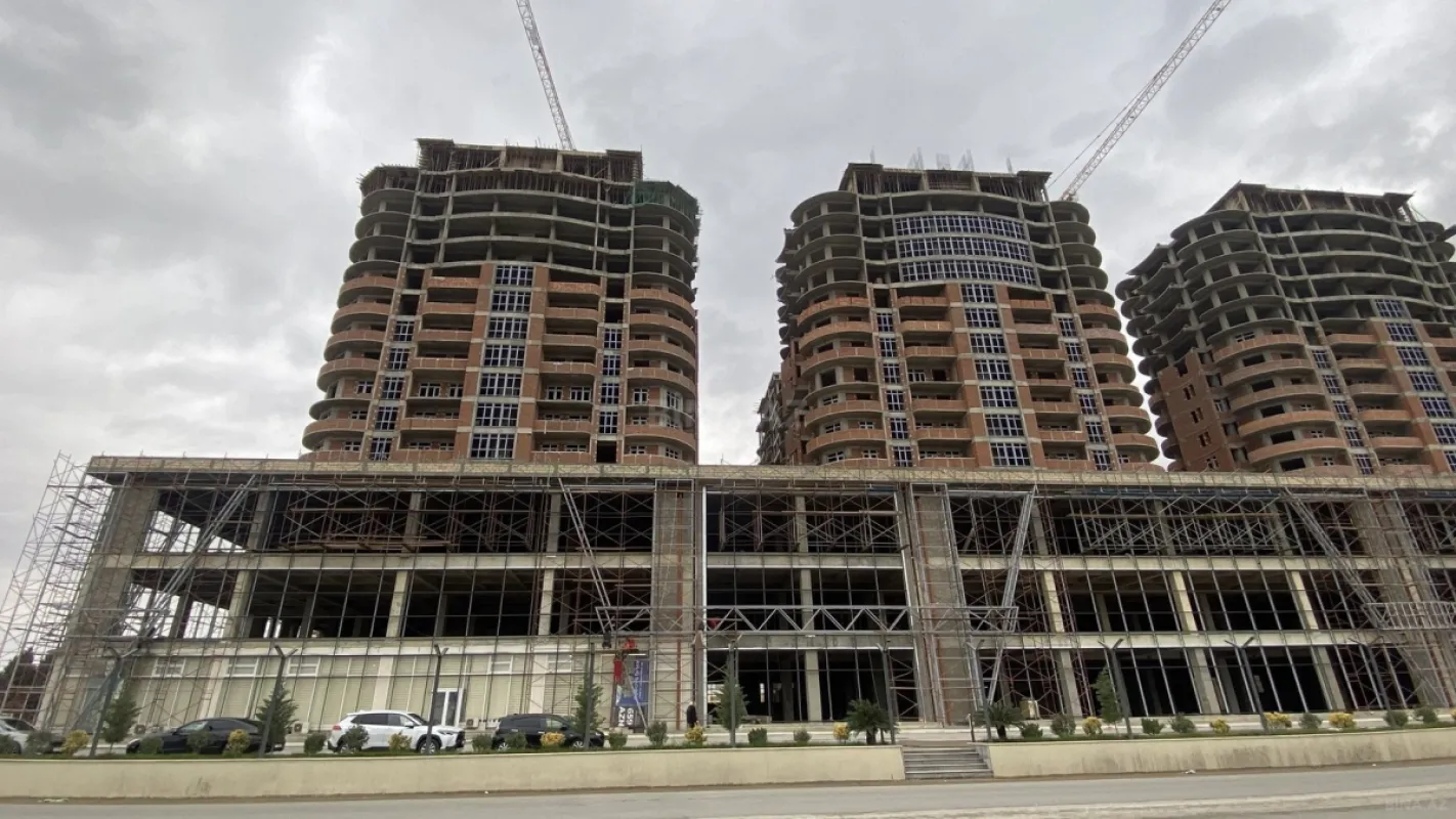 Satılır 2 otaqlı mənzil 57 m²