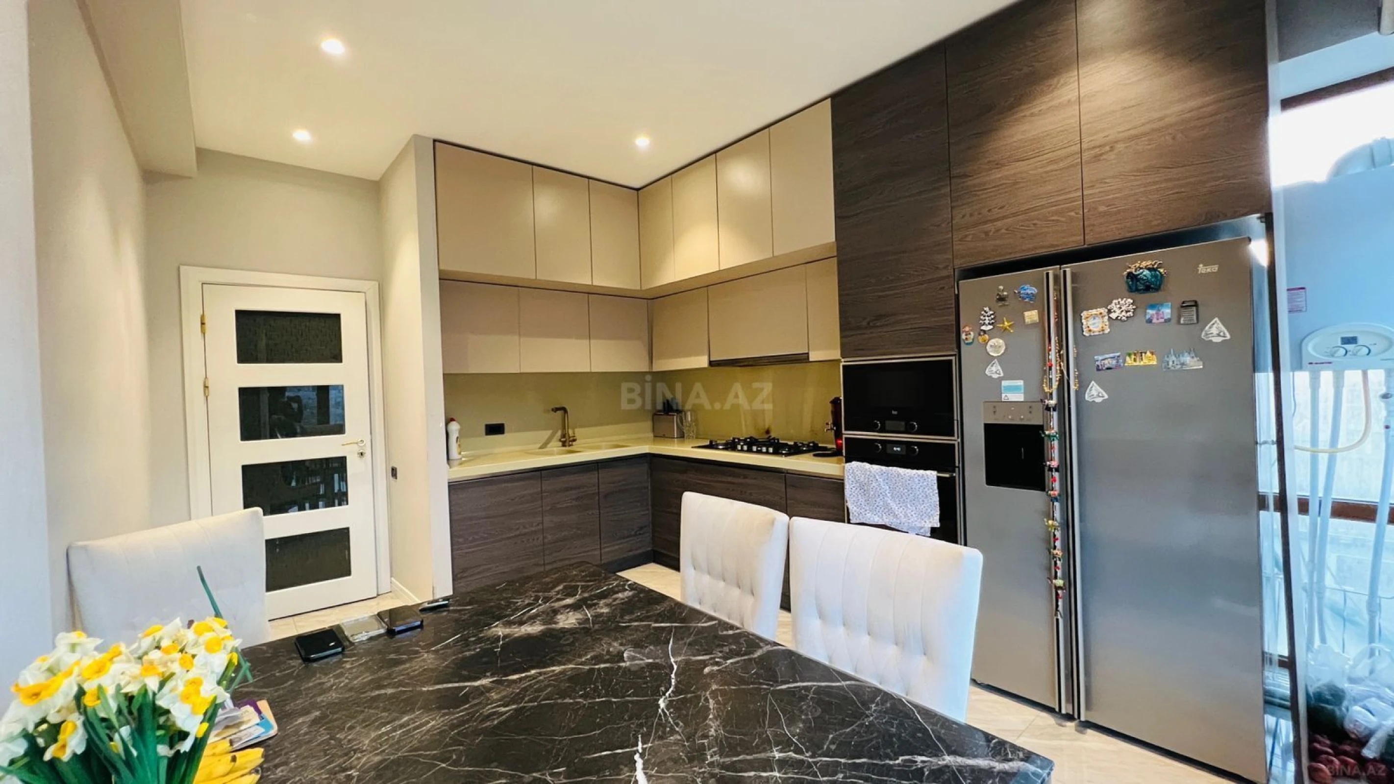 Kirayə verilir 4 otaqlı mənzil 200 m²