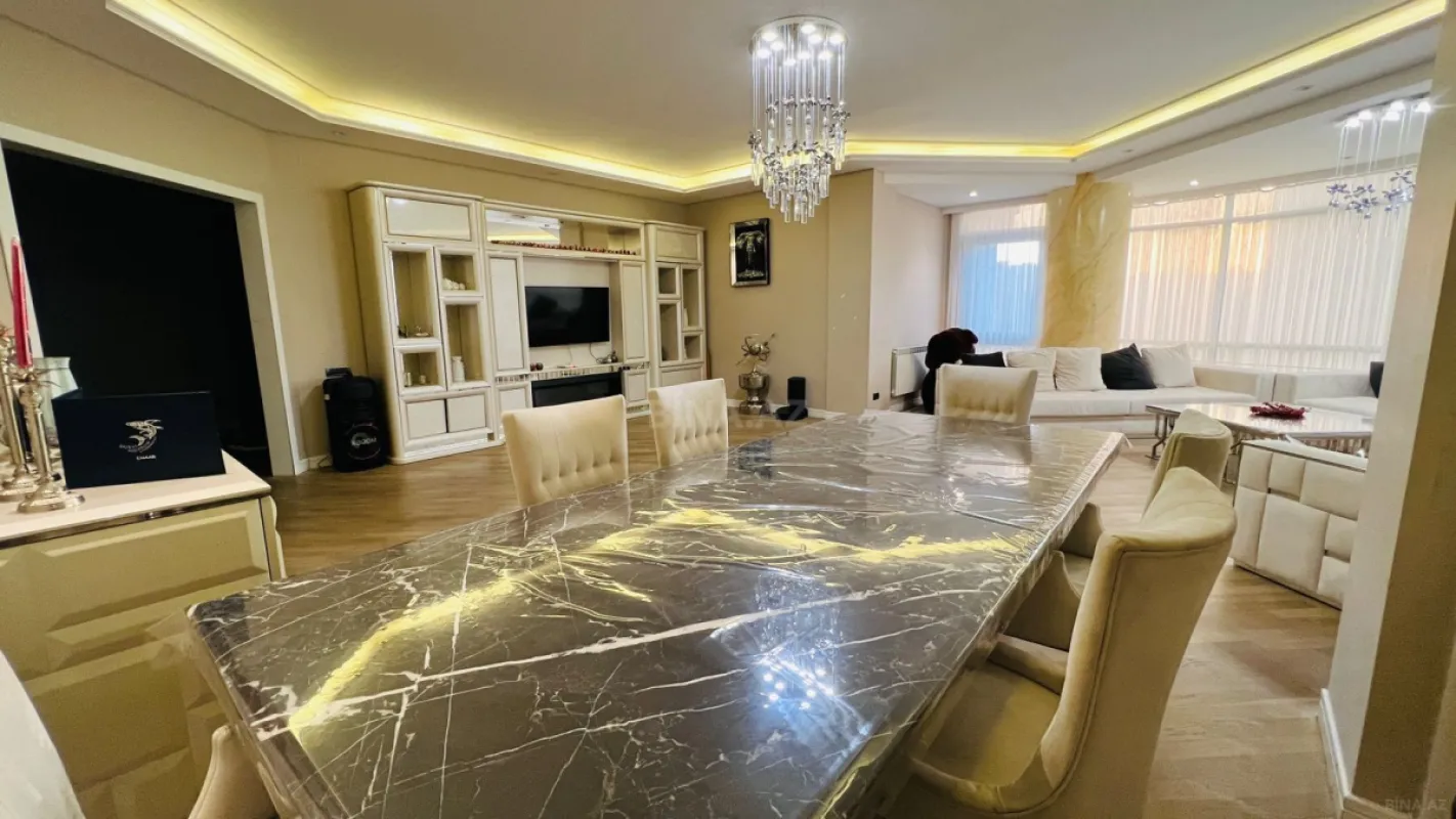 Kirayə verilir 4 otaqlı mənzil 200 m²