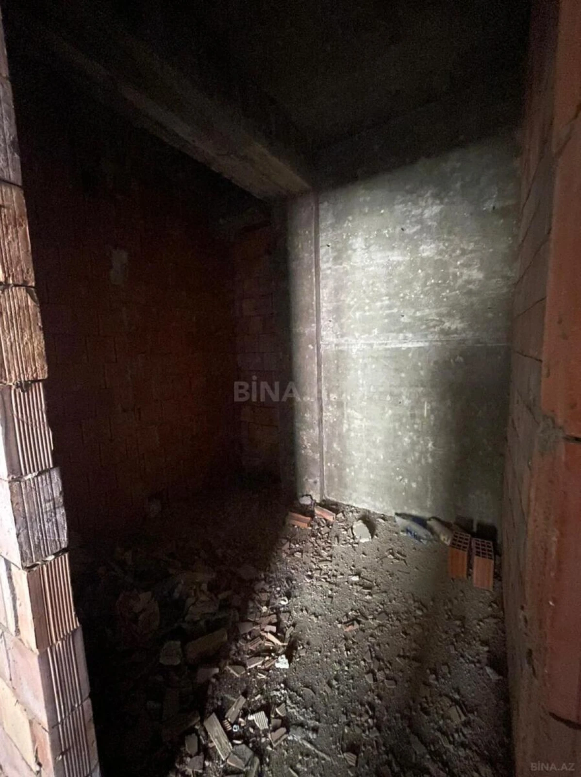 Satılır 3 otaqlı mənzil 117 m²