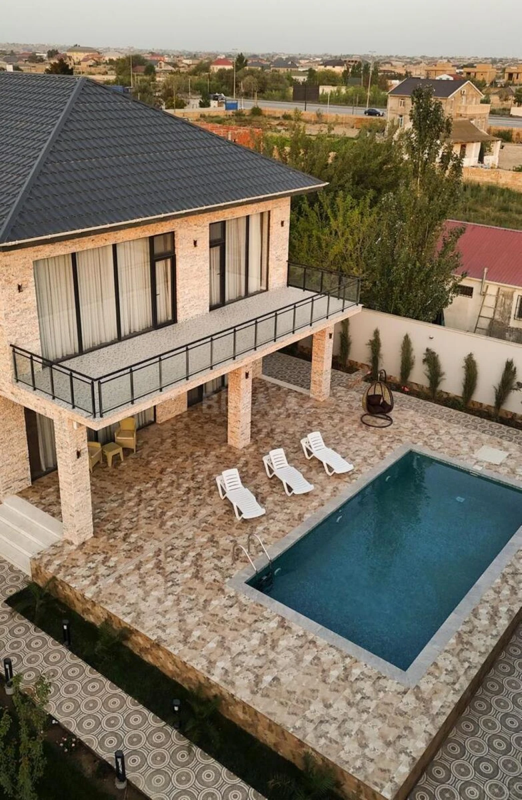 Kirayə verilir 5 otaqlı həyət evi 450 m²