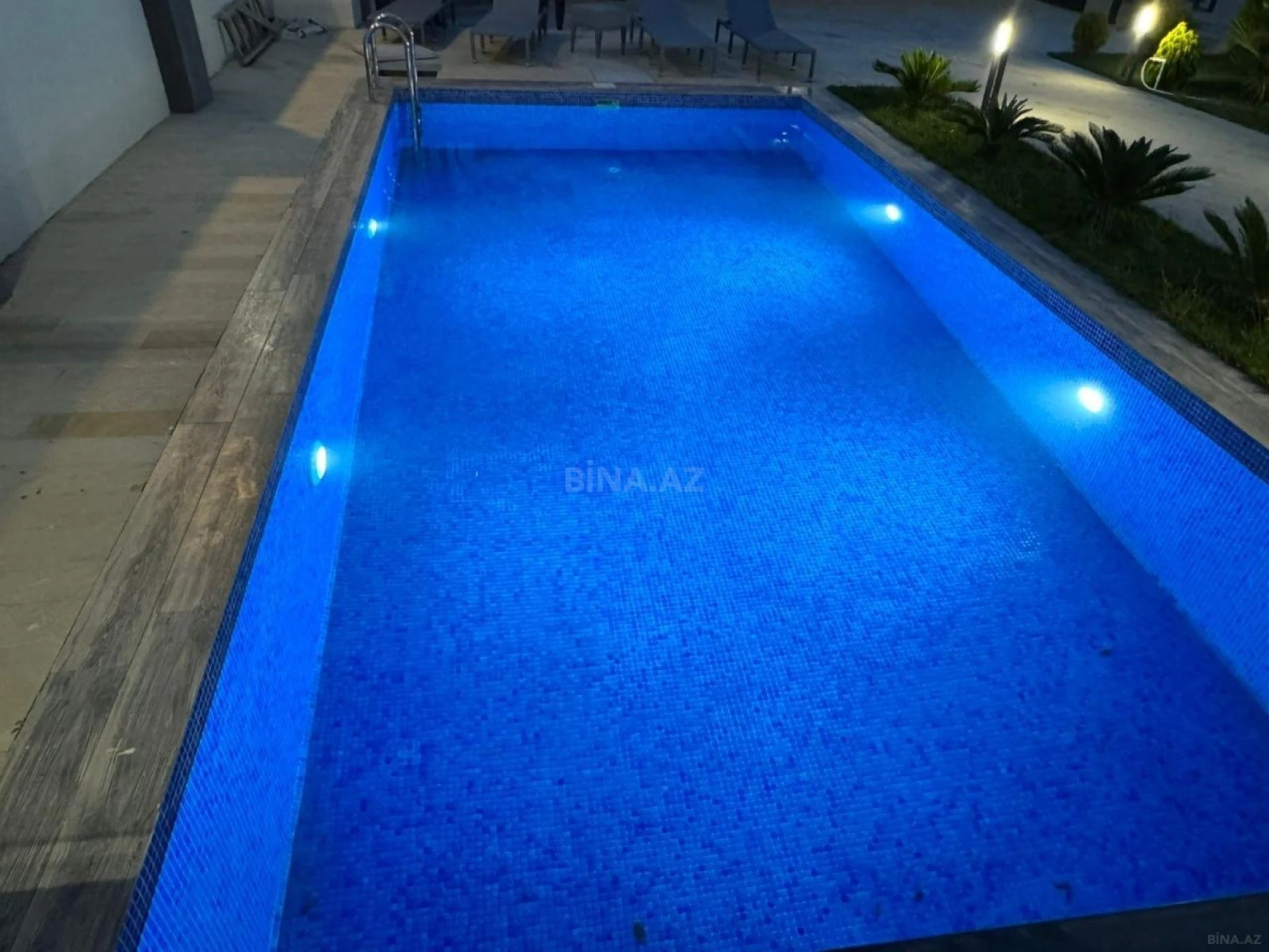 Kirayə verilir 5 otaqlı həyət evi 450 m²