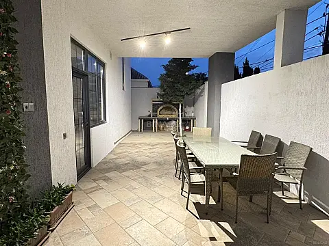 Kirayə verilir 5 otaqlı həyət evi 450 m²