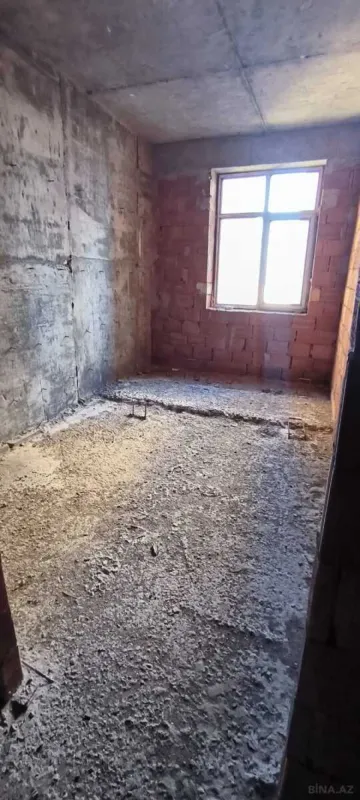 Satılır 4 otaqlı mənzil 147 m²