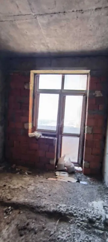 Satılır 4 otaqlı mənzil 147 m²