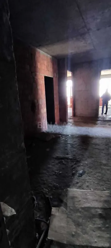 Satılır 4 otaqlı mənzil 147 m²