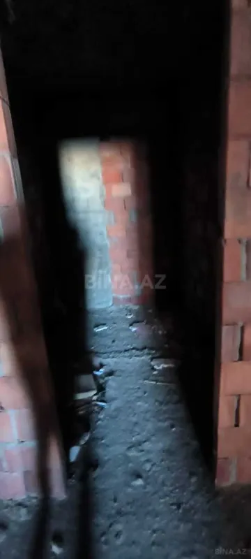 Satılır 4 otaqlı mənzil 147 m²