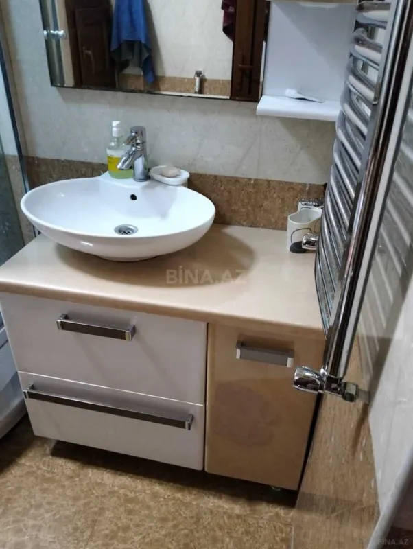 Satılır 5 otaqlı mənzil 120 m²