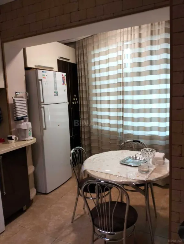 Satılır 5 otaqlı mənzil 120 m²