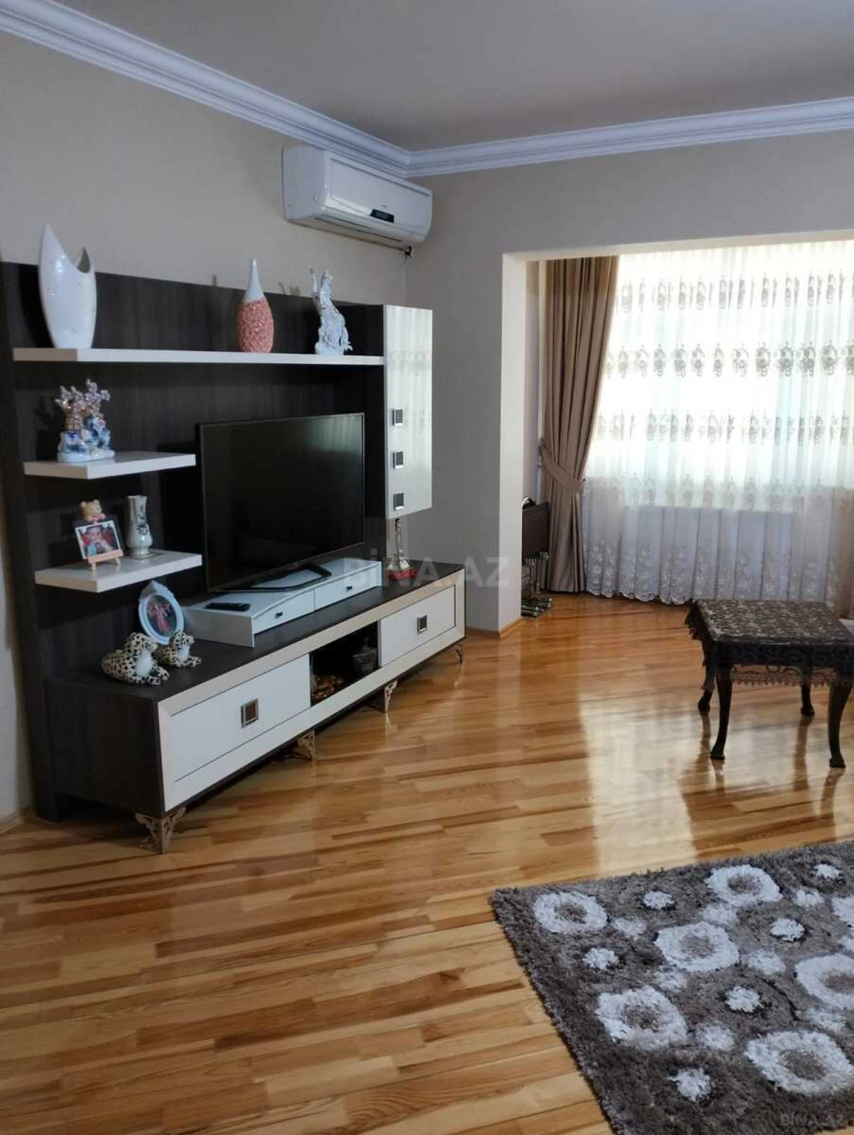 Satılır 5 otaqlı mənzil 120 m²