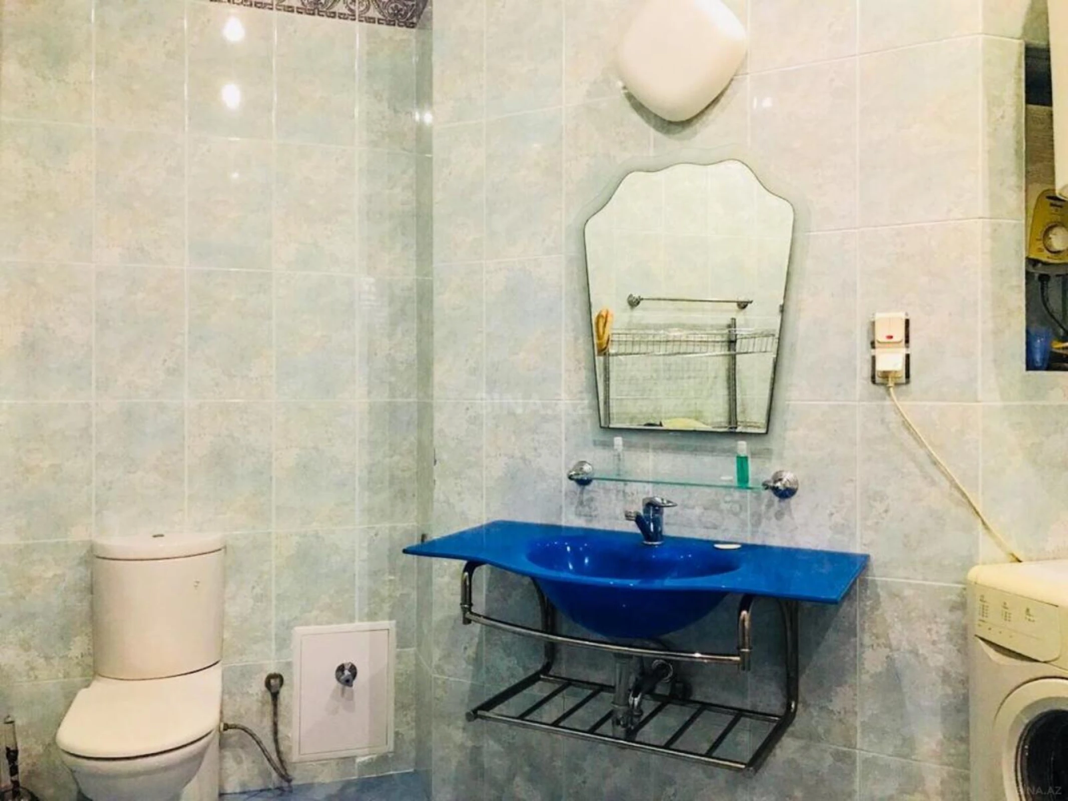 Satılır 4 otaqlı mənzil 200 m²