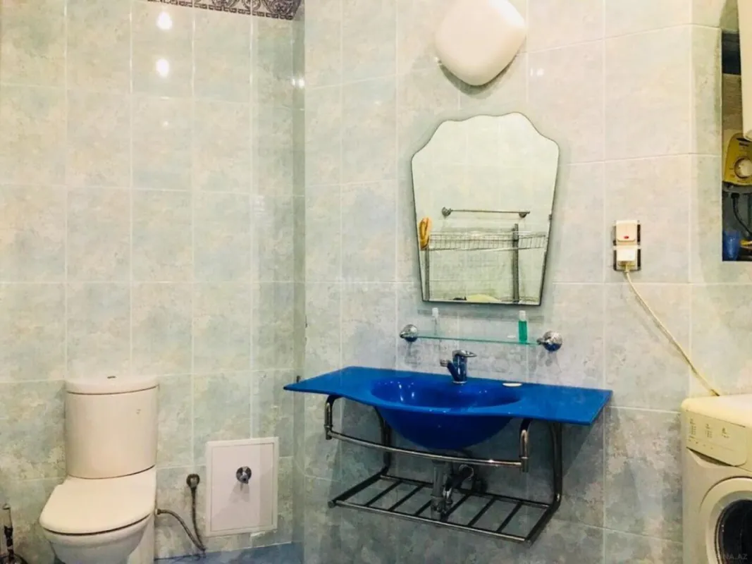 Satılır 4 otaqlı mənzil 200 m²