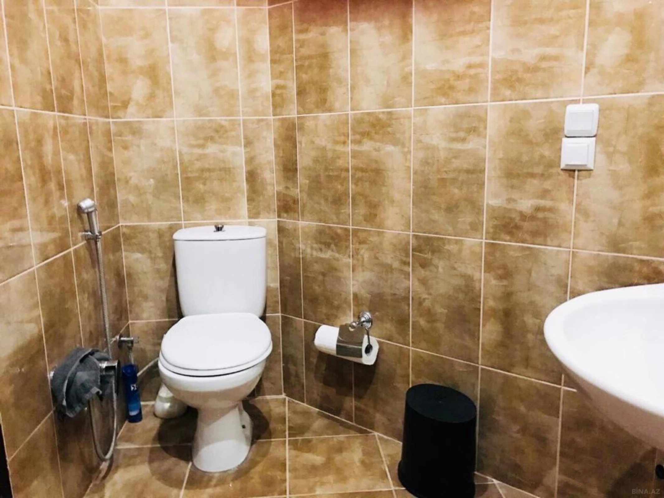 Satılır 4 otaqlı mənzil 200 m²