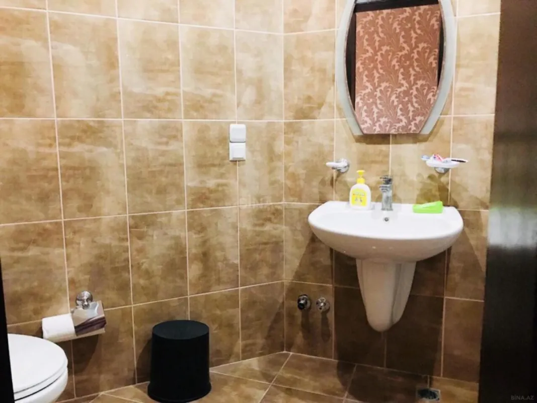 Satılır 4 otaqlı mənzil 200 m²