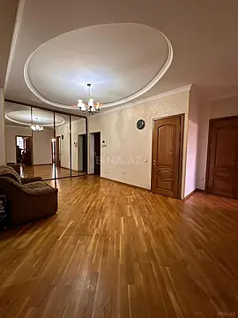 Satılır 3 otaqlı mənzil 130 m²