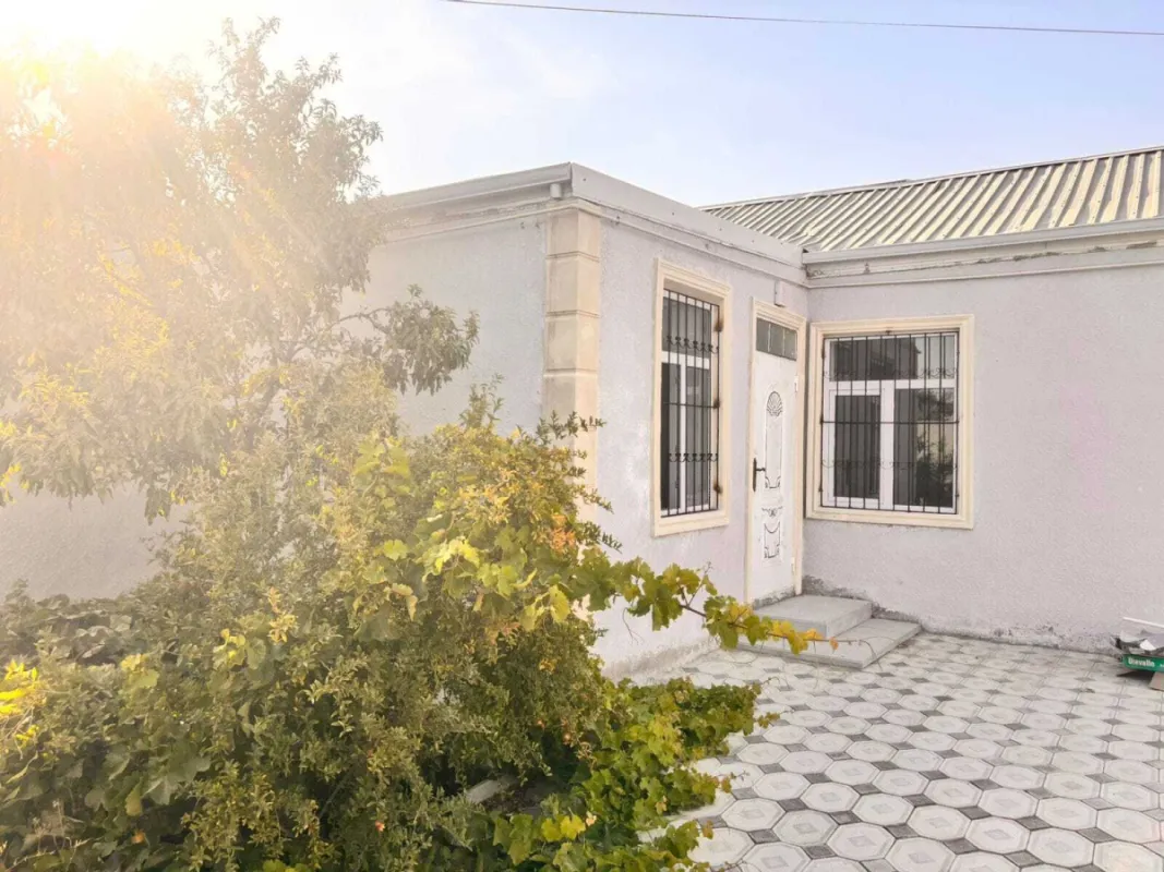 Satılır 2 otaqlı həyət evi 65 m²