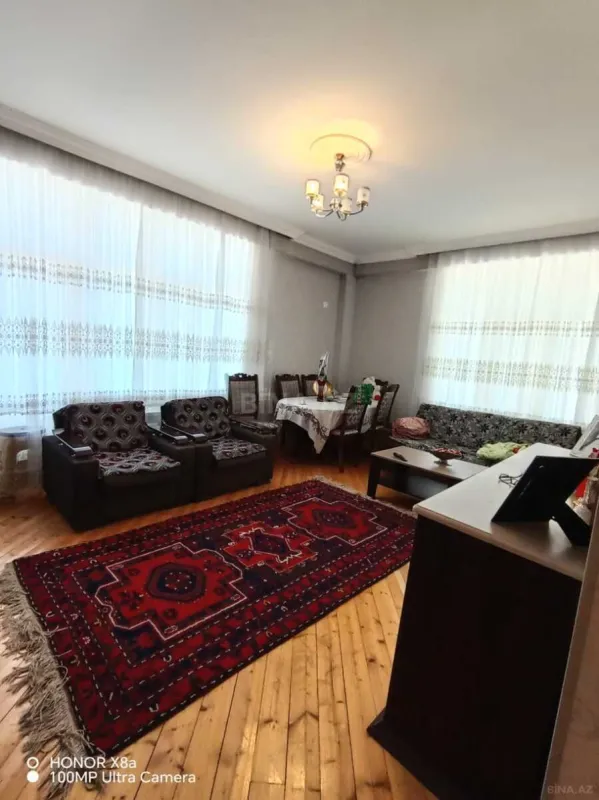 Satılır 3 otaqlı mənzil 126 m²
