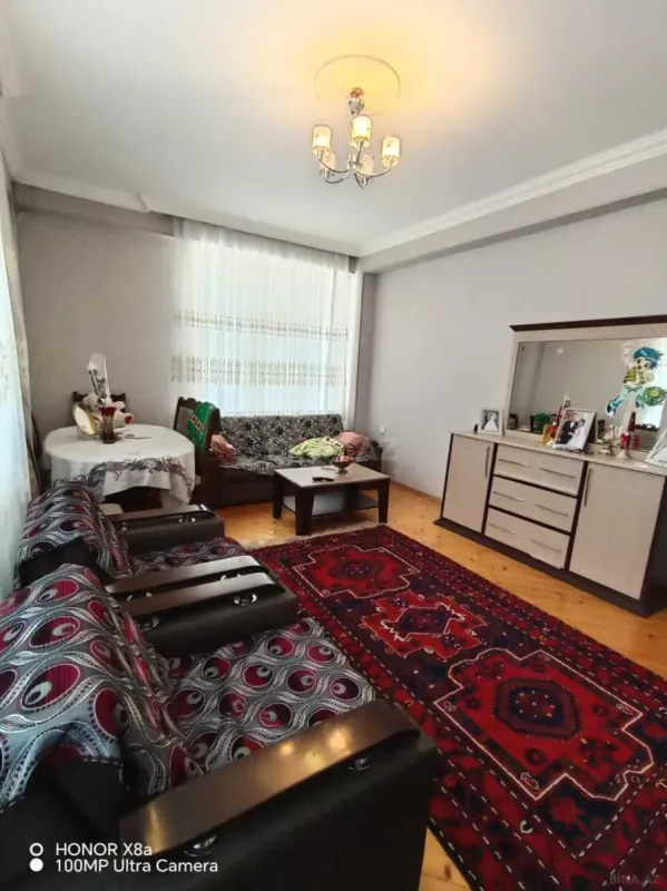 Satılır 3 otaqlı mənzil 126 m²