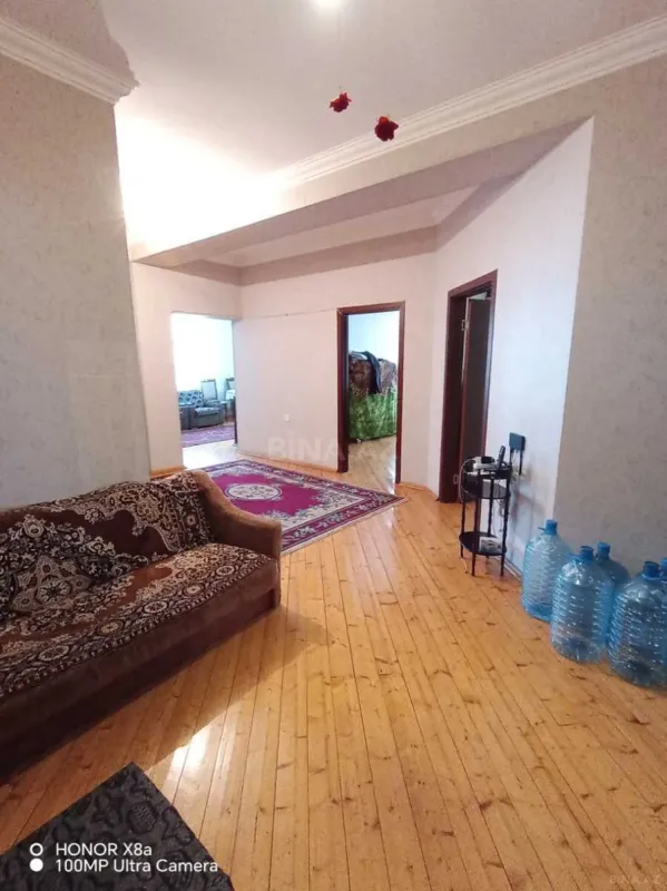 Satılır 3 otaqlı mənzil 126 m²
