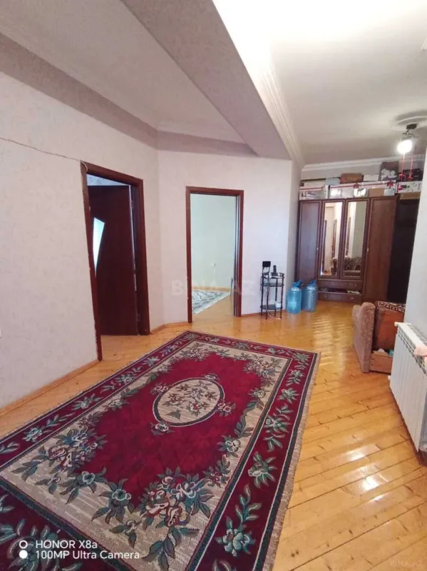 Satılır 3 otaqlı mənzil 126 m²