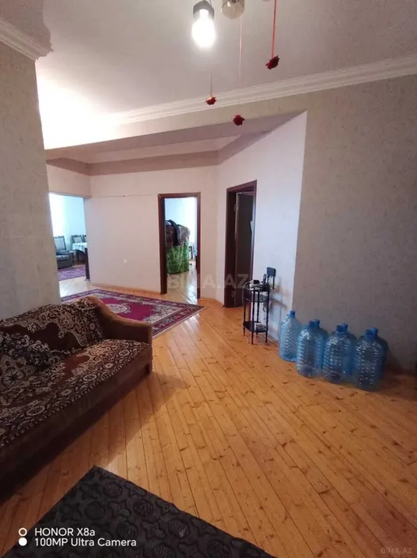 Satılır 3 otaqlı mənzil 126 m²