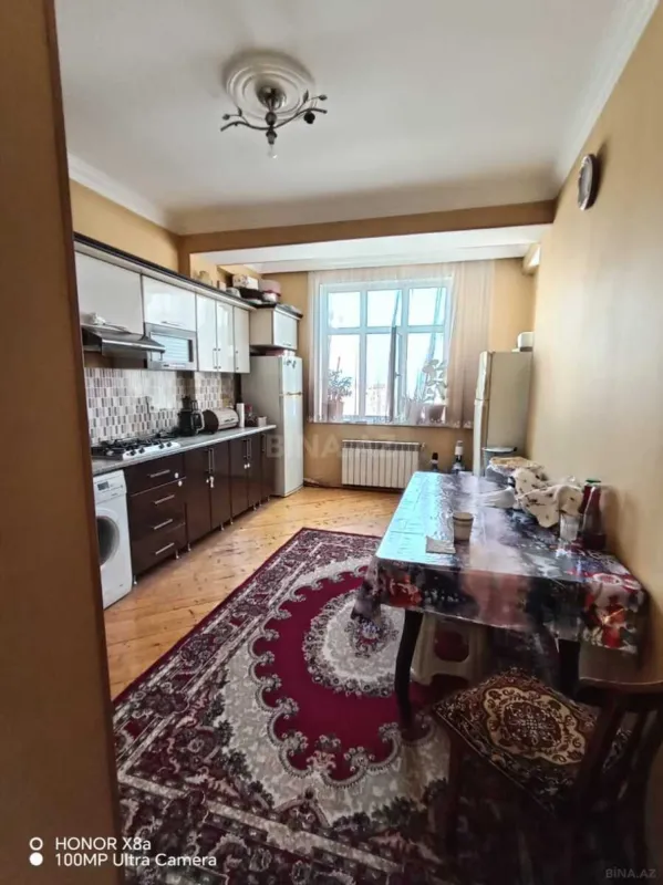 Satılır 3 otaqlı mənzil 126 m²