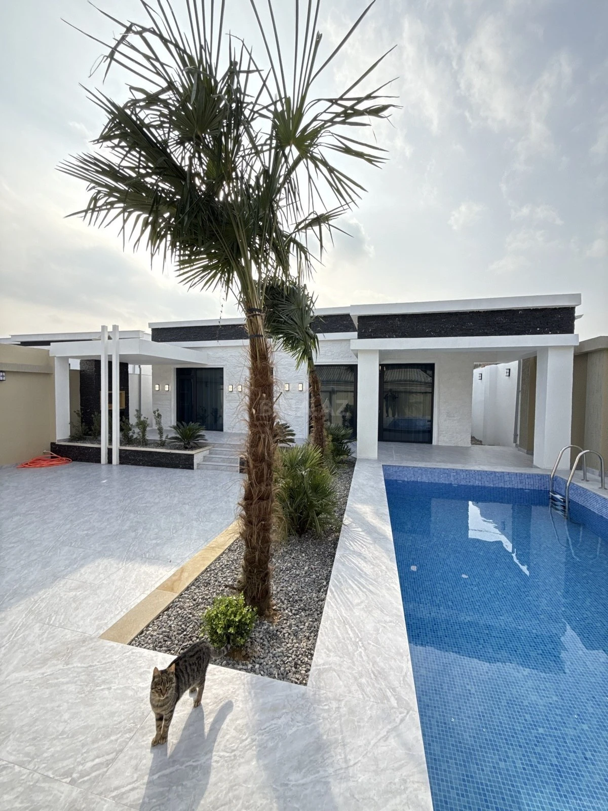 Satılır 4 otaqlı həyət evi 150 m²