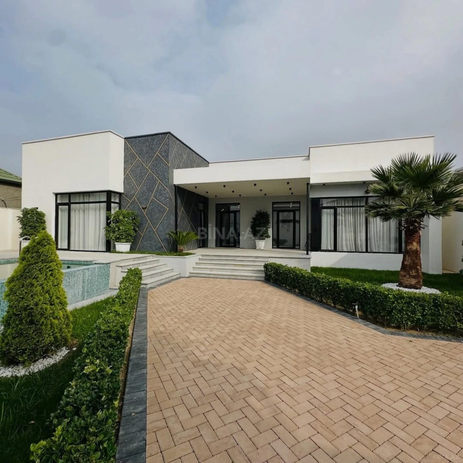 Kirayə verilir 4 otaqlı həyət evi 250 m²