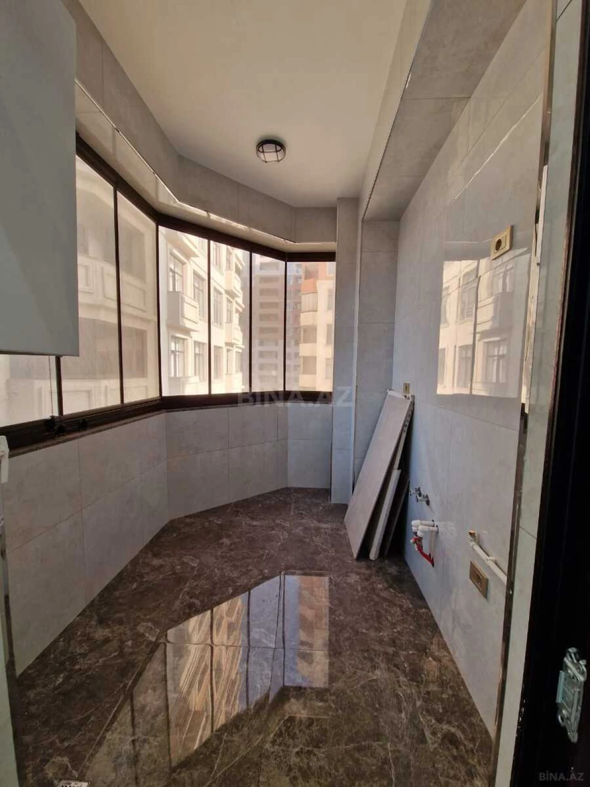 Kirayə verilir 3 otaqlı mənzil 140 m²