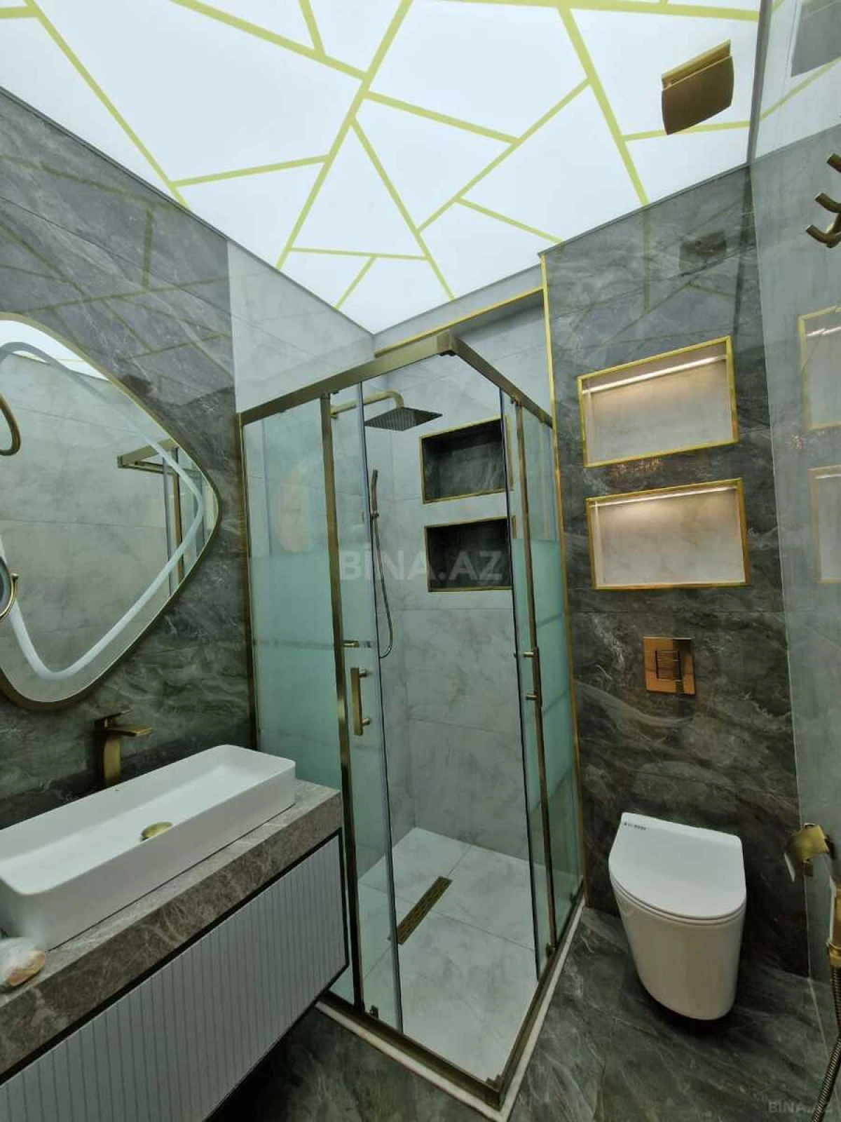 Kirayə verilir 3 otaqlı mənzil 140 m²