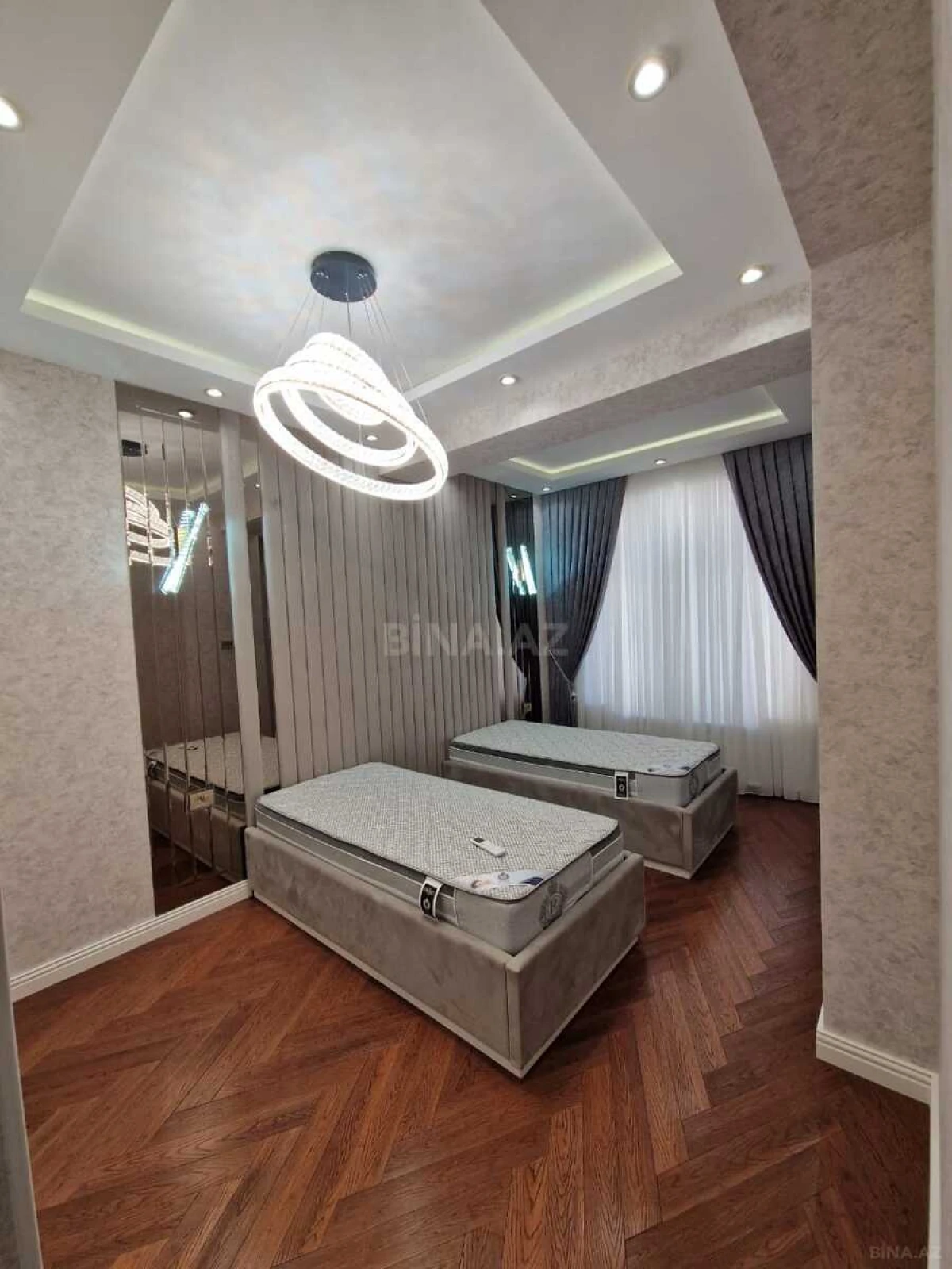 Kirayə verilir 3 otaqlı mənzil 140 m²