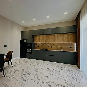 Kirayə verilir 4 otaqlı həyət evi 250 m²