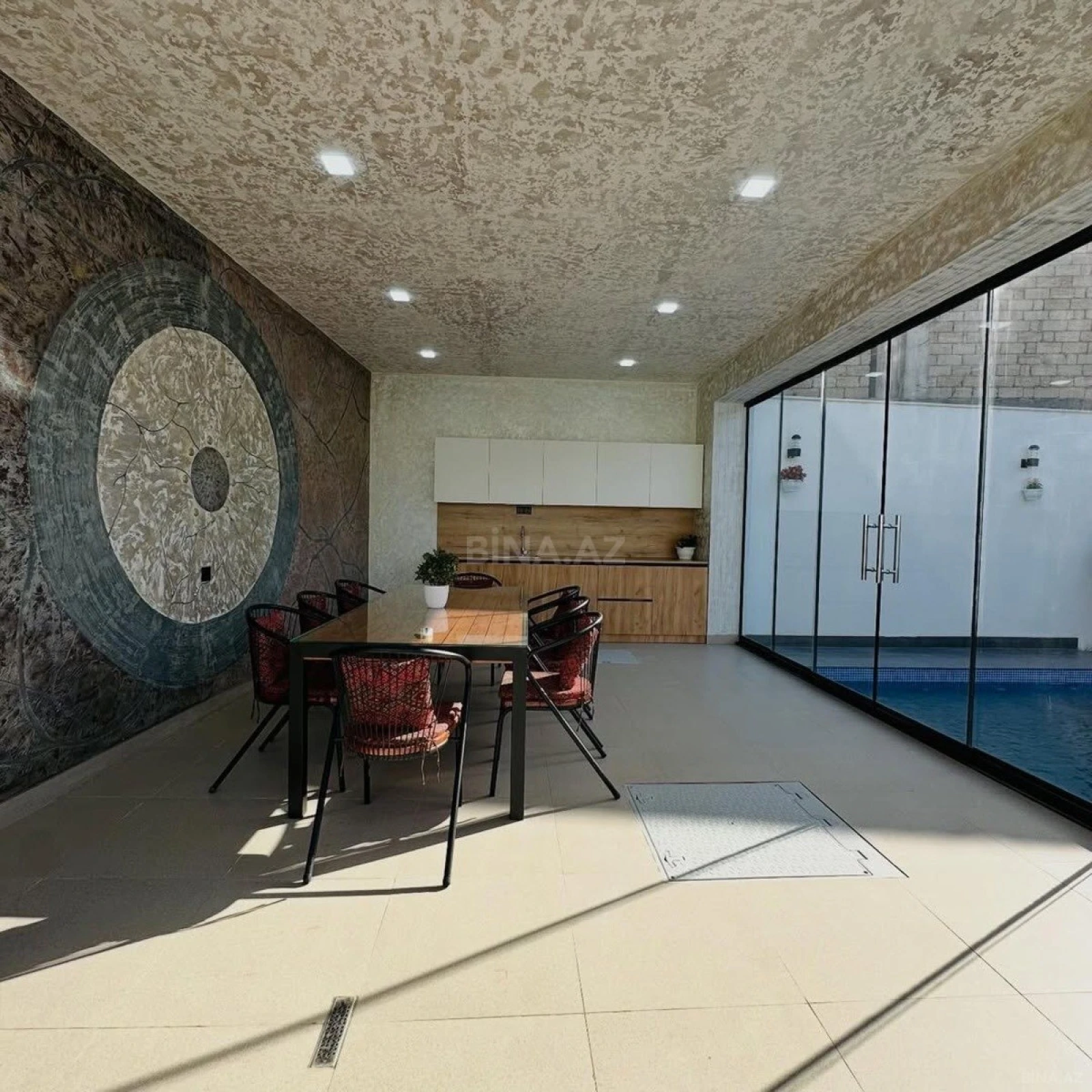 Kirayə verilir 4 otaqlı həyət evi 250 m²