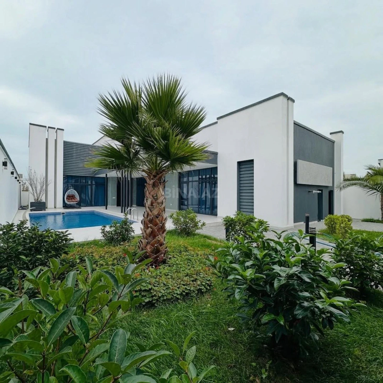 Kirayə verilir 4 otaqlı həyət evi 250 m²