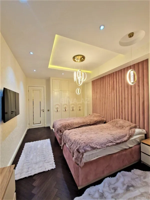 Kirayə verilir 3 otaqlı mənzil 160 m²