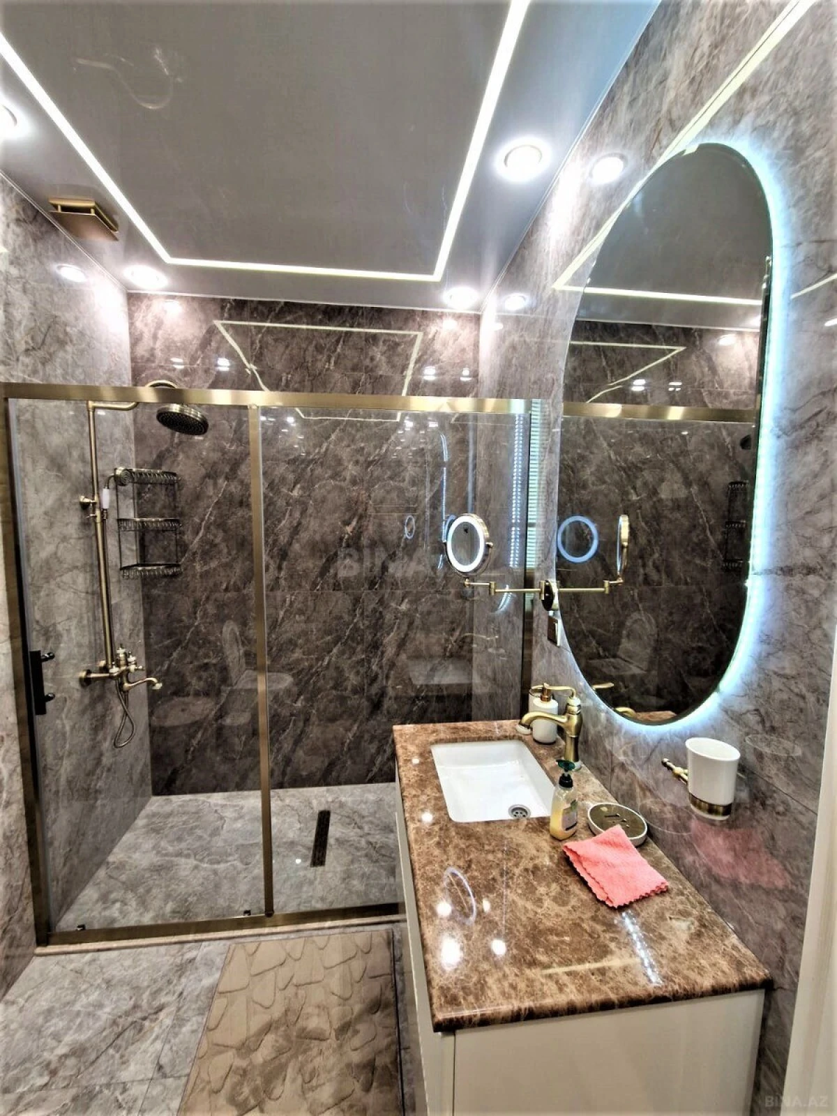 Kirayə verilir 3 otaqlı mənzil 160 m²