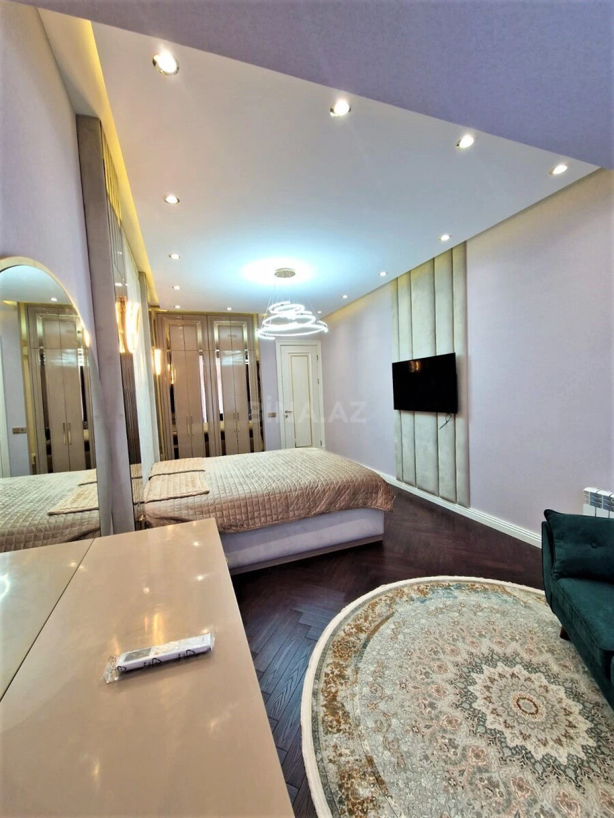 Kirayə verilir 3 otaqlı mənzil 160 m²