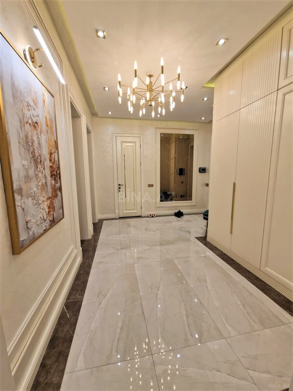 Kirayə verilir 3 otaqlı mənzil 160 m²