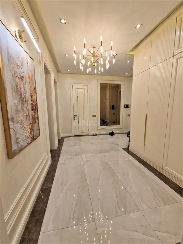 Kirayə verilir 3 otaqlı mənzil 160 m²