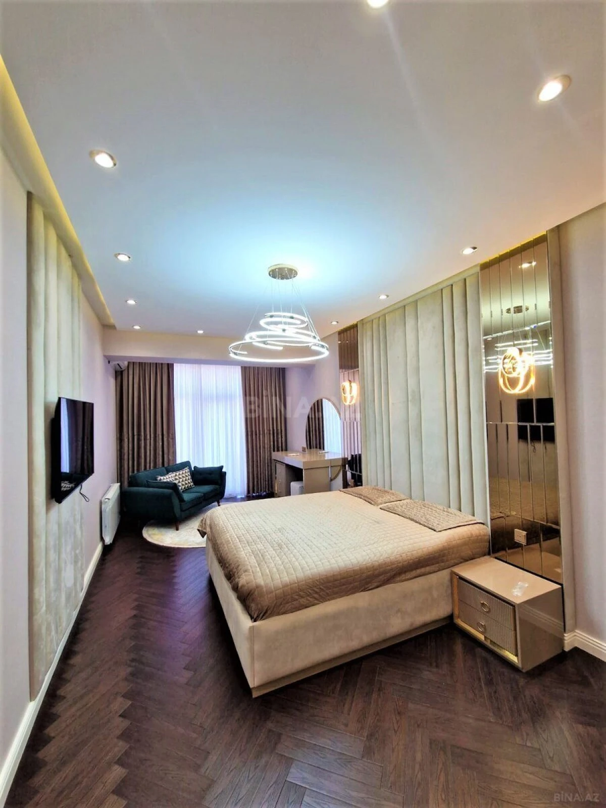 Kirayə verilir 3 otaqlı mənzil 160 m²