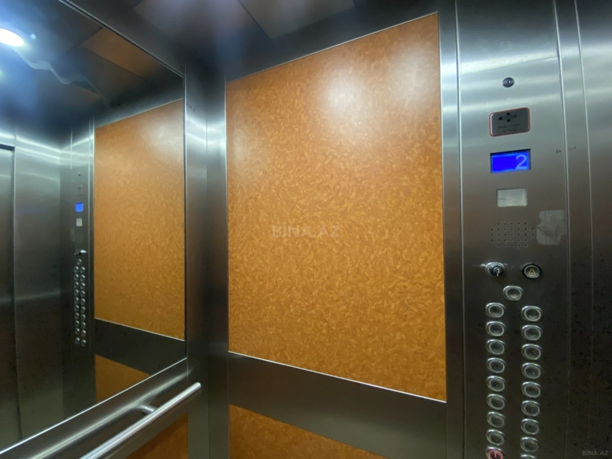 Satılır 4 otaqlı mənzil 177 m²