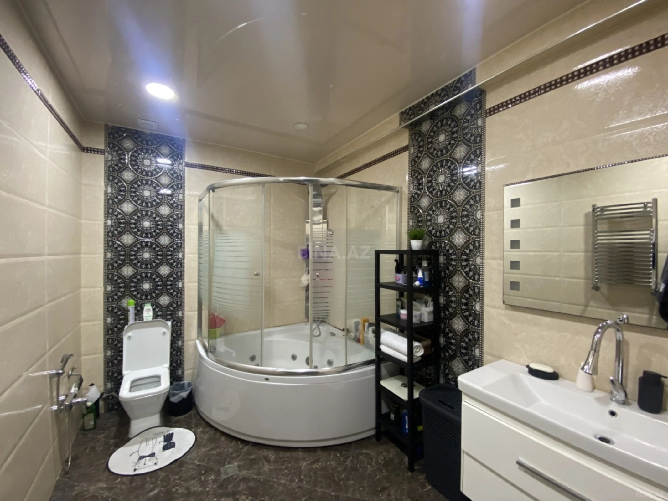 Satılır 4 otaqlı mənzil 177 m²