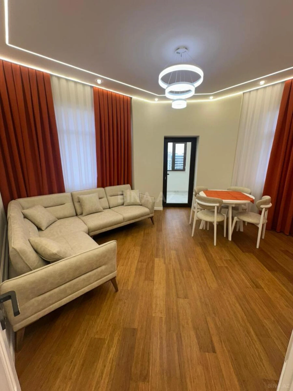Satılır 2 otaqlı mənzil 75 m²