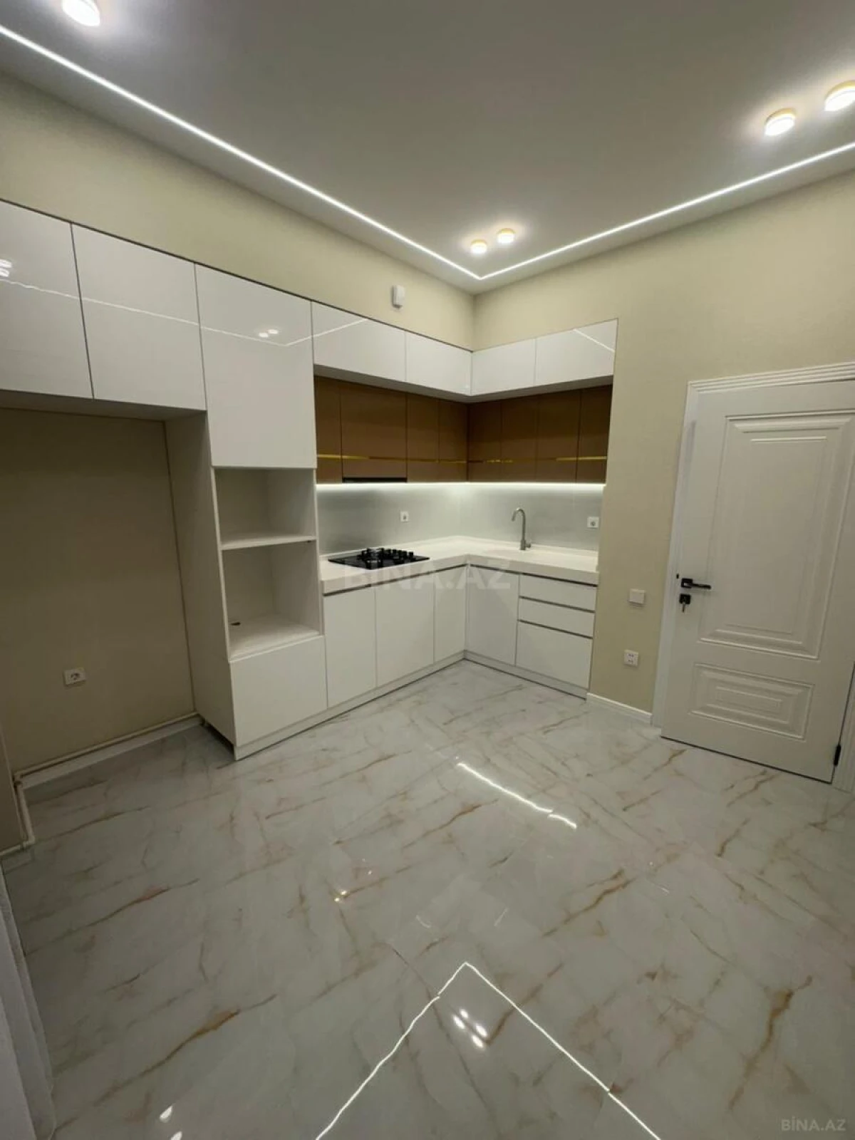 Satılır 2 otaqlı mənzil 75 m²