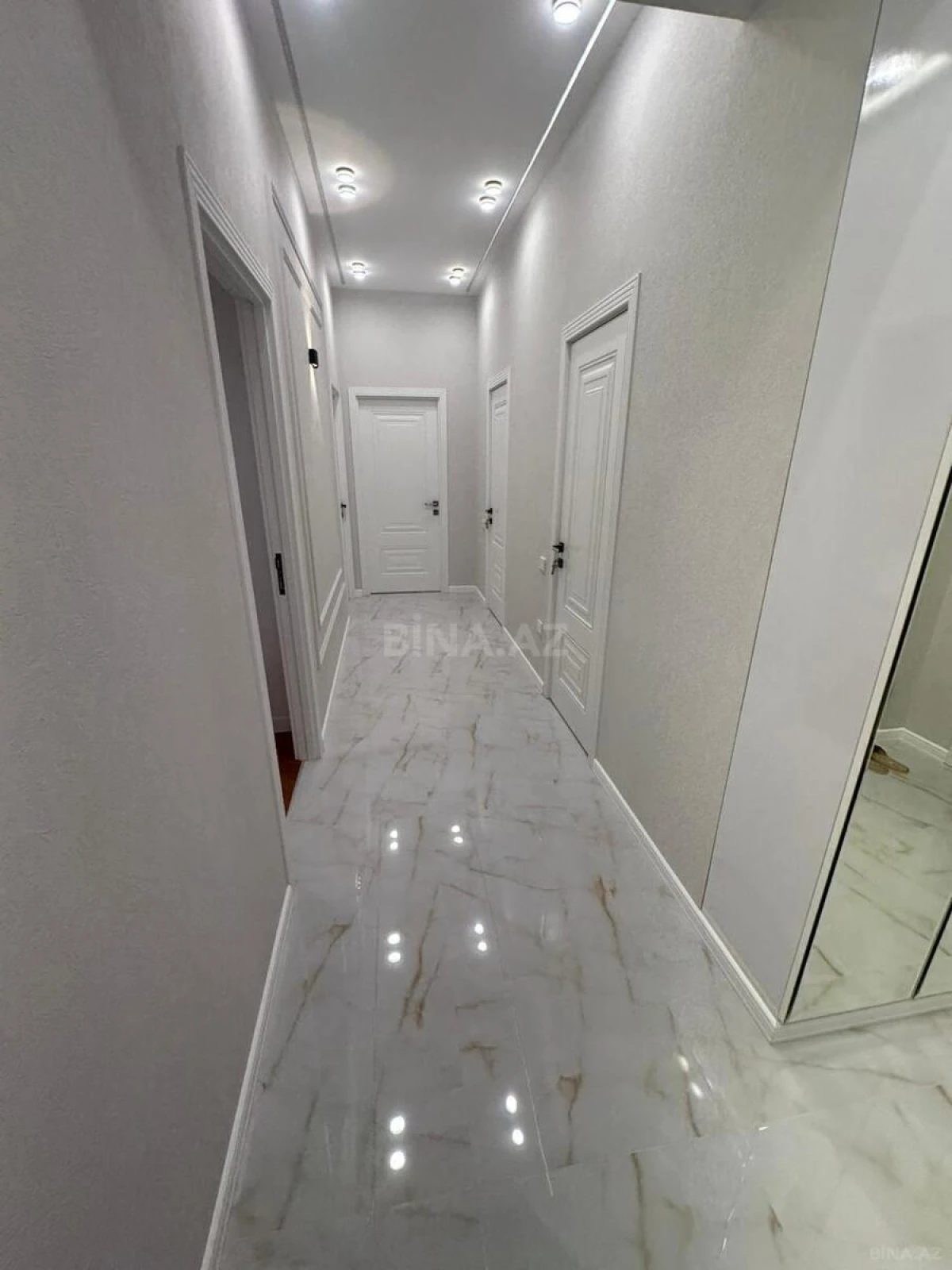 Satılır 2 otaqlı mənzil 75 m²