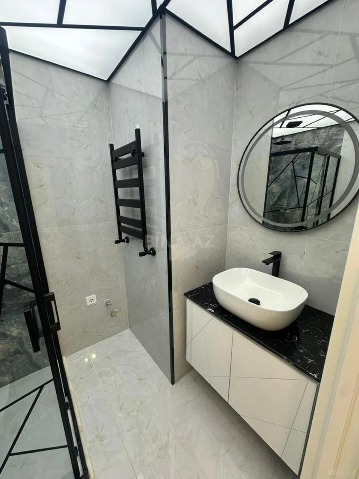 Satılır 2 otaqlı mənzil 75 m²