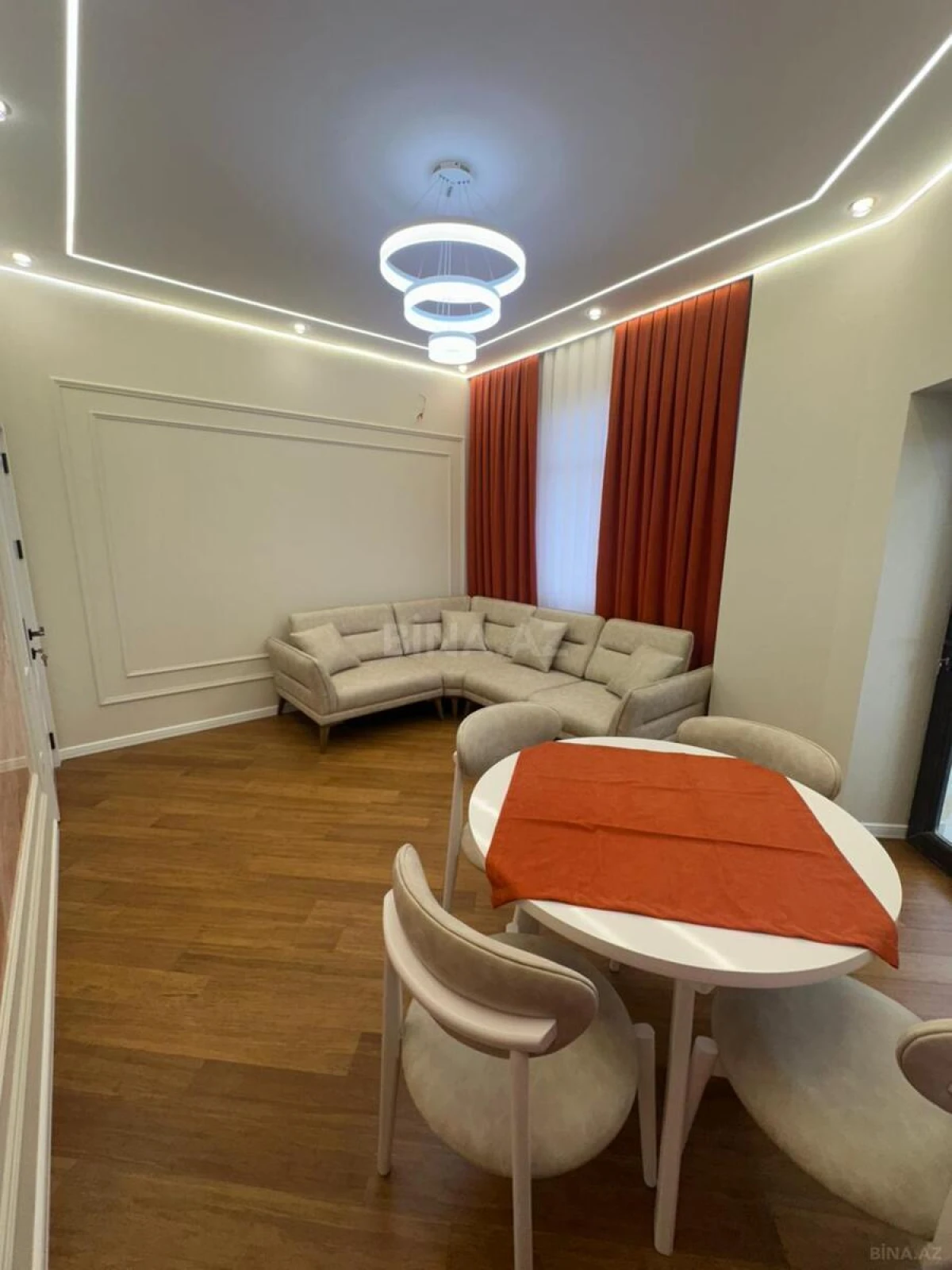 Satılır 2 otaqlı mənzil 75 m²